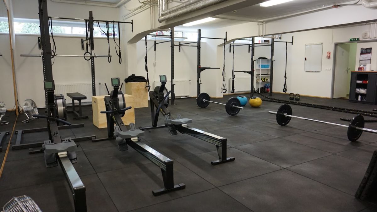 Az Oxygen Gym Szarvas tágas edzőtere